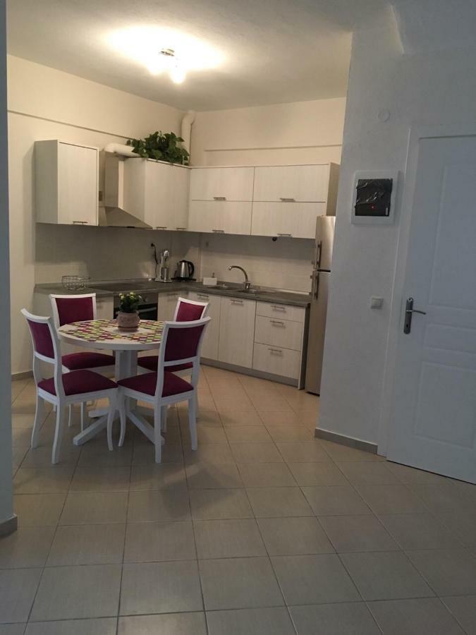 דירות Irina House Pefkohori מראה חיצוני תמונה